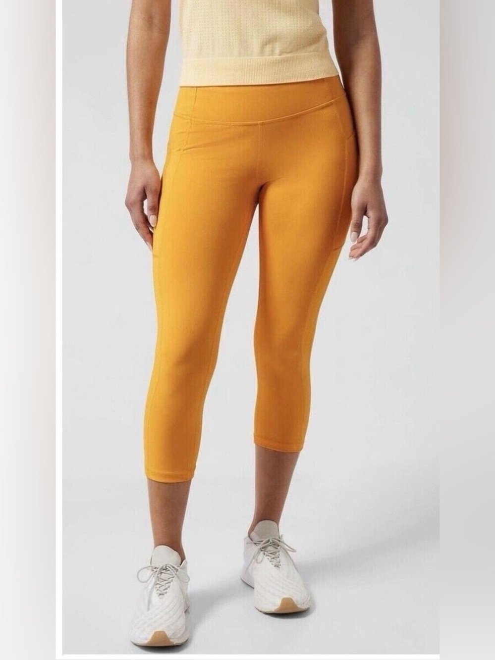 Athleta Ultimate Stash II Capri High-Rise Leggings in Sunshine Yellow Size M